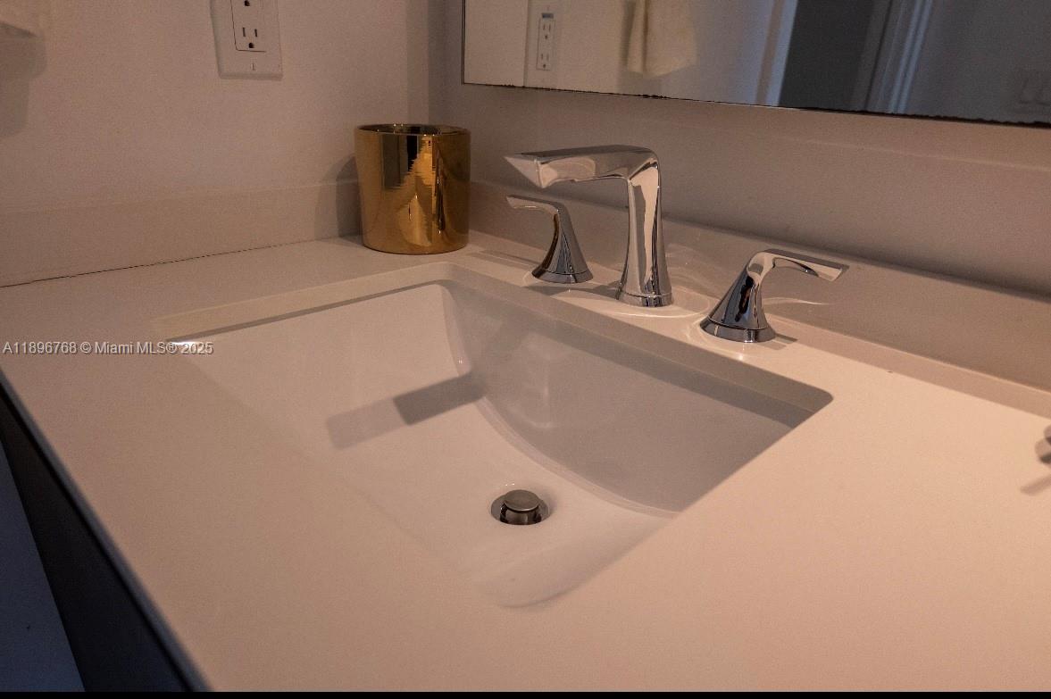 ARIA ON THE BAY CONDO - Residential