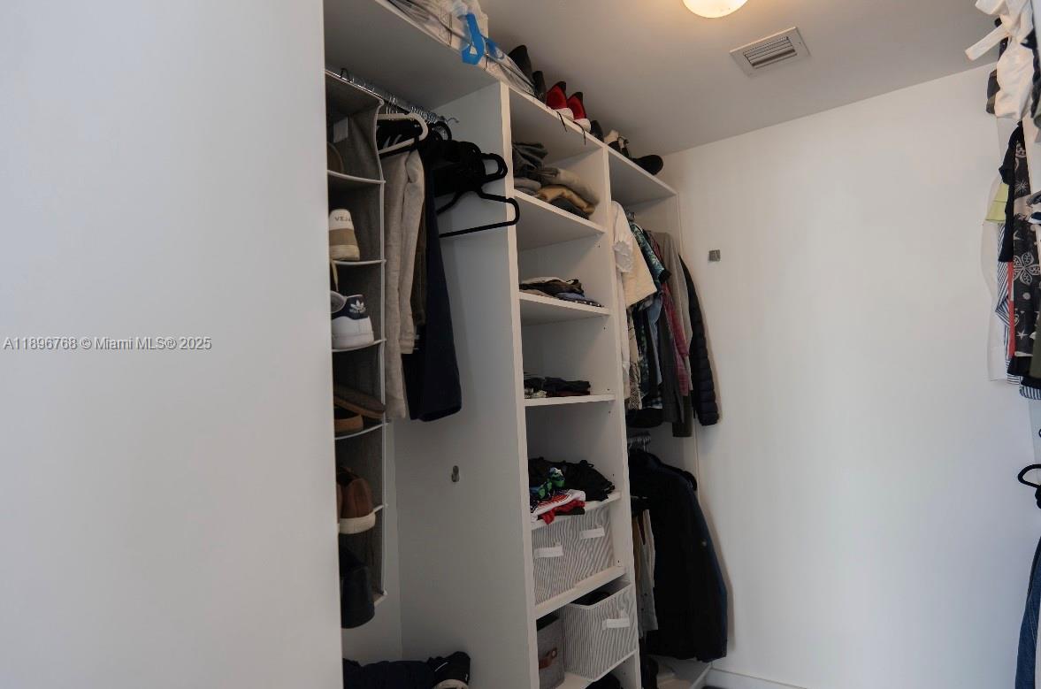 ARIA ON THE BAY CONDO - Residential