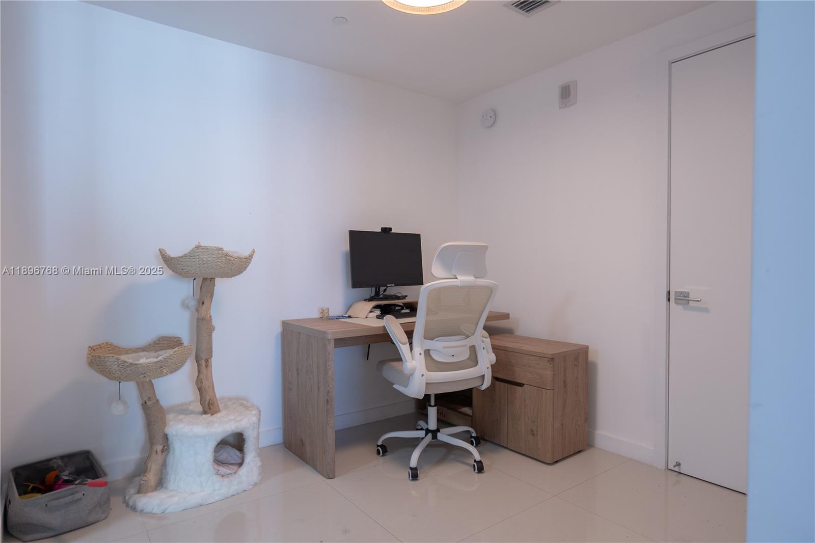 ARIA ON THE BAY CONDO - Residential