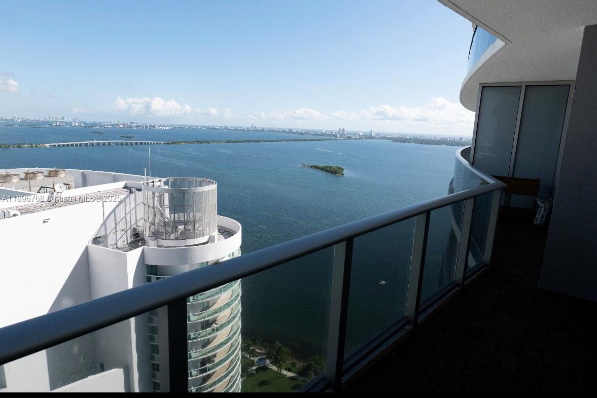 View photos, virtual tours, details... 488 NE 18th St 4509