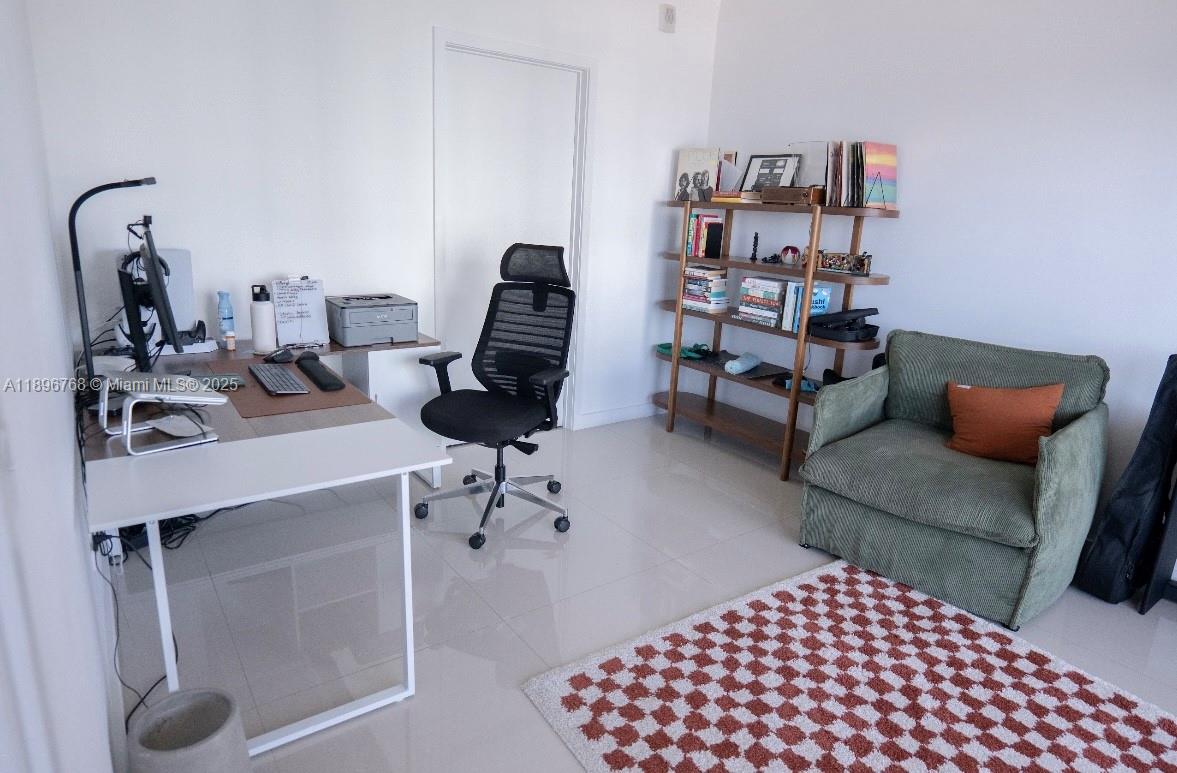 ARIA ON THE BAY CONDO - Residential