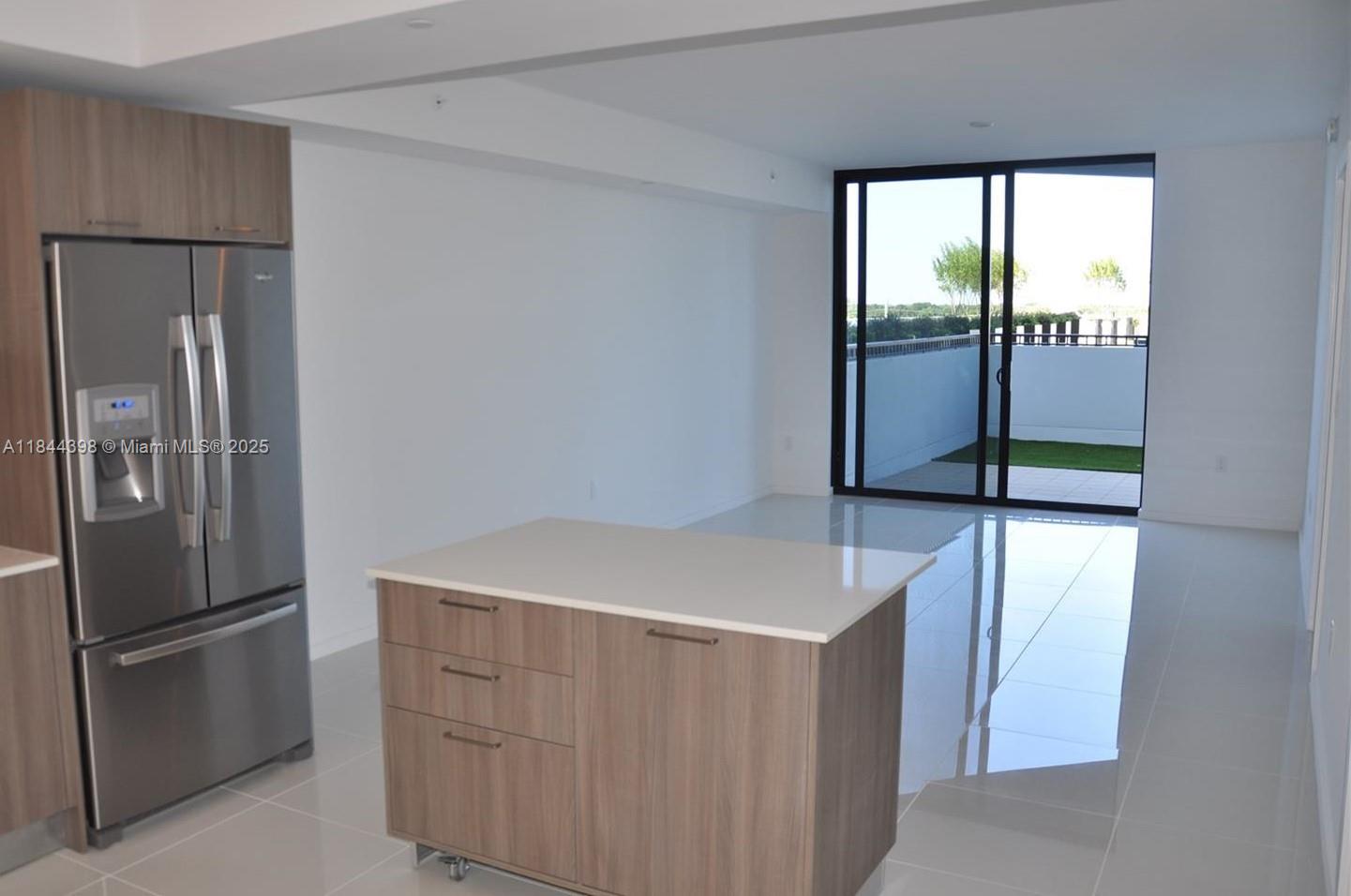 In the heart of Downtown Doral, ample and modern 1/1 unit, located on the 3rd floor, with beautiful terrace and direct access to the pool. One assigned parking space.