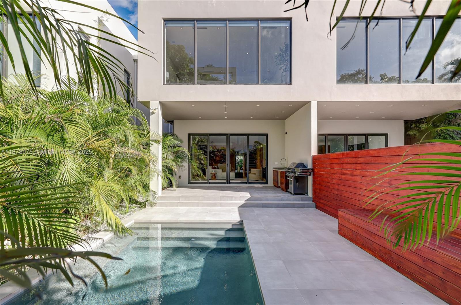 PALM TERRACE - Residential