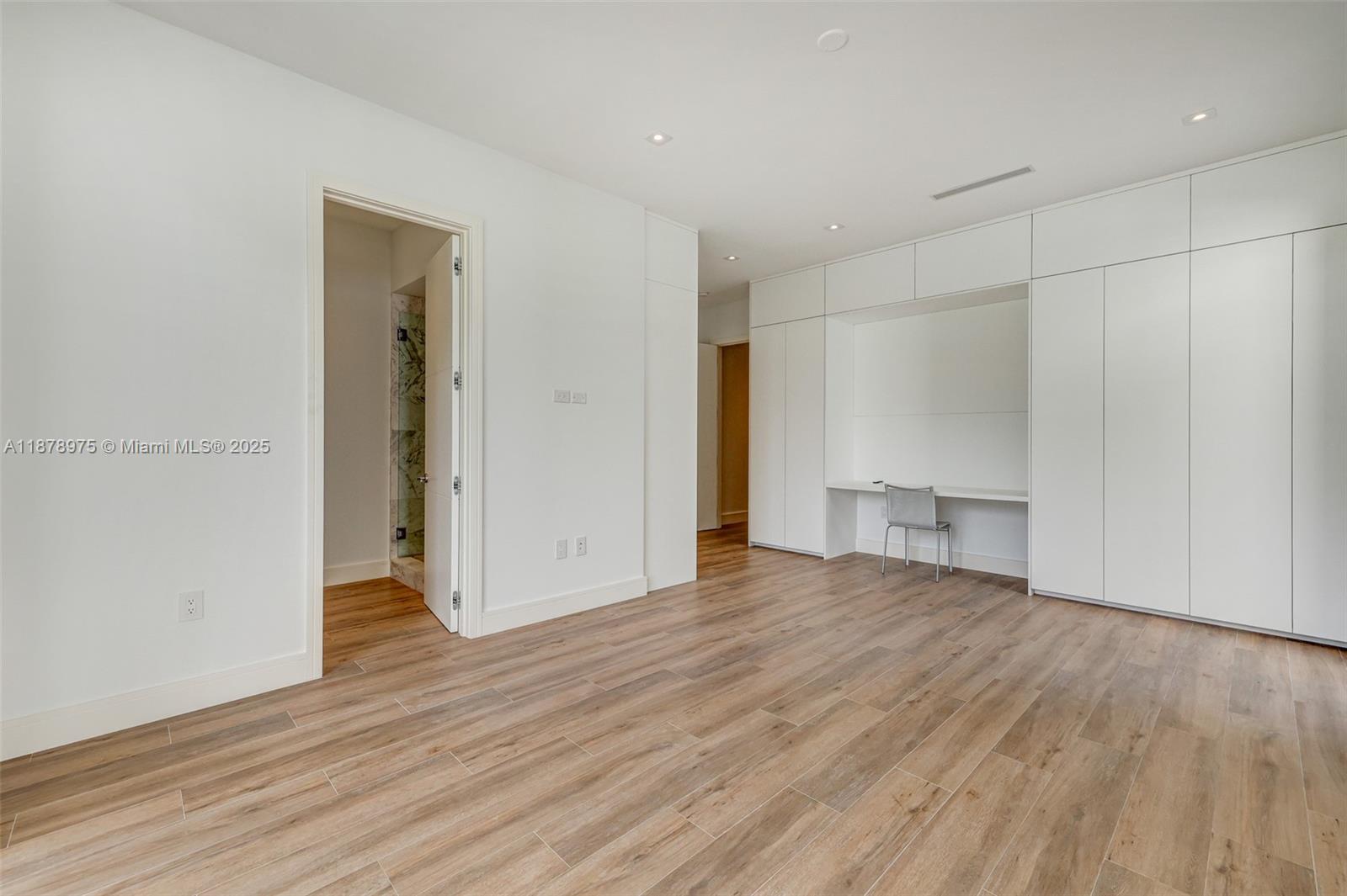 PALM TERRACE - Residential