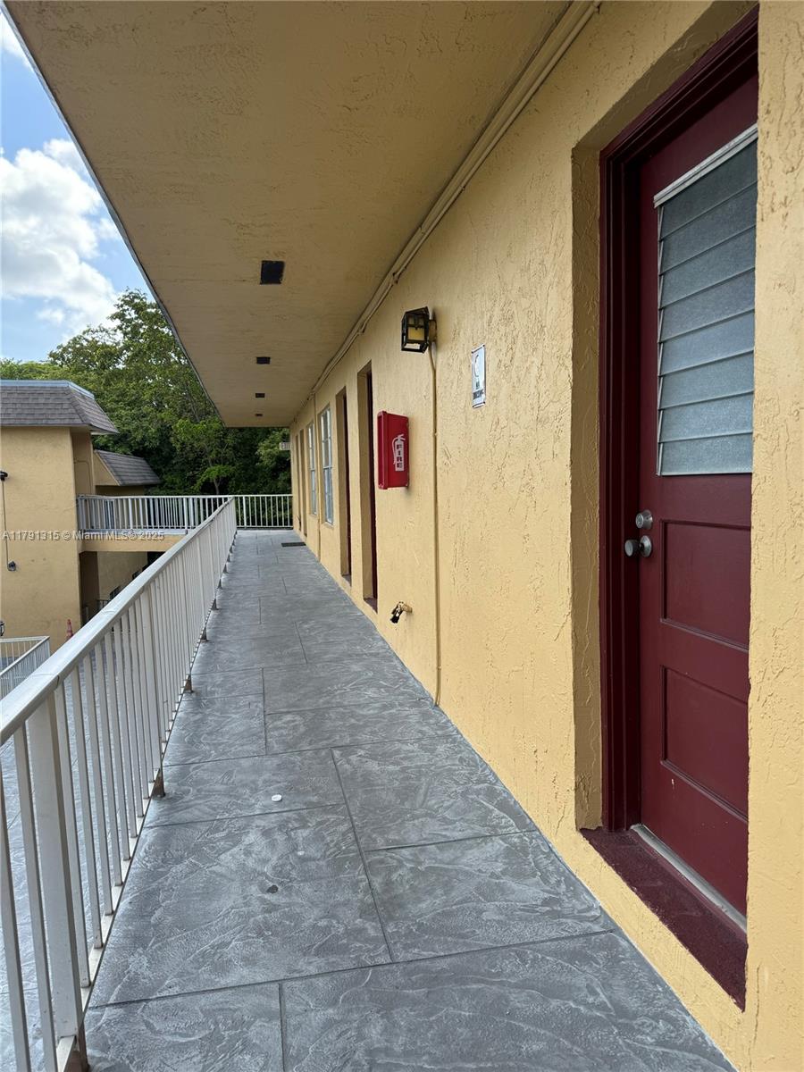 Rental Property at 6840 Pembroke Rd 219, Pembroke Pines, Miami-Dade County, Florida - Bathrooms: 1  - $1,350 MO.