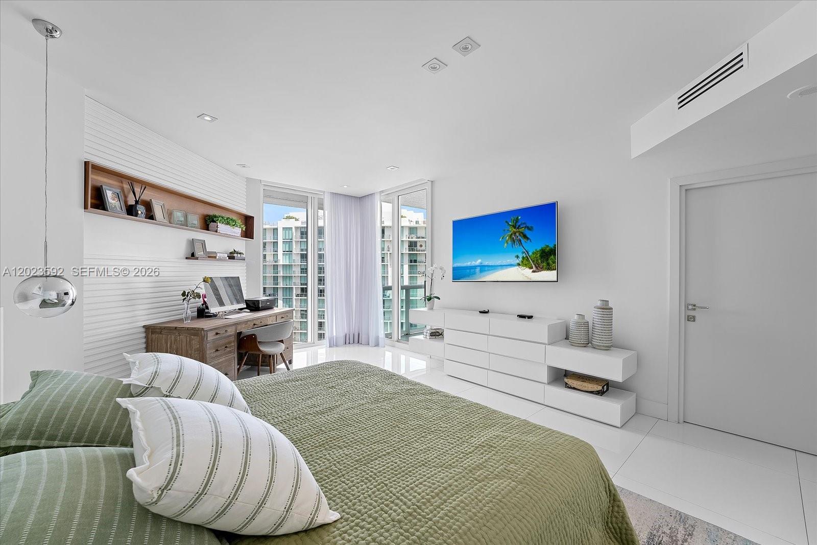 OCEANIA V CONDO - Residential