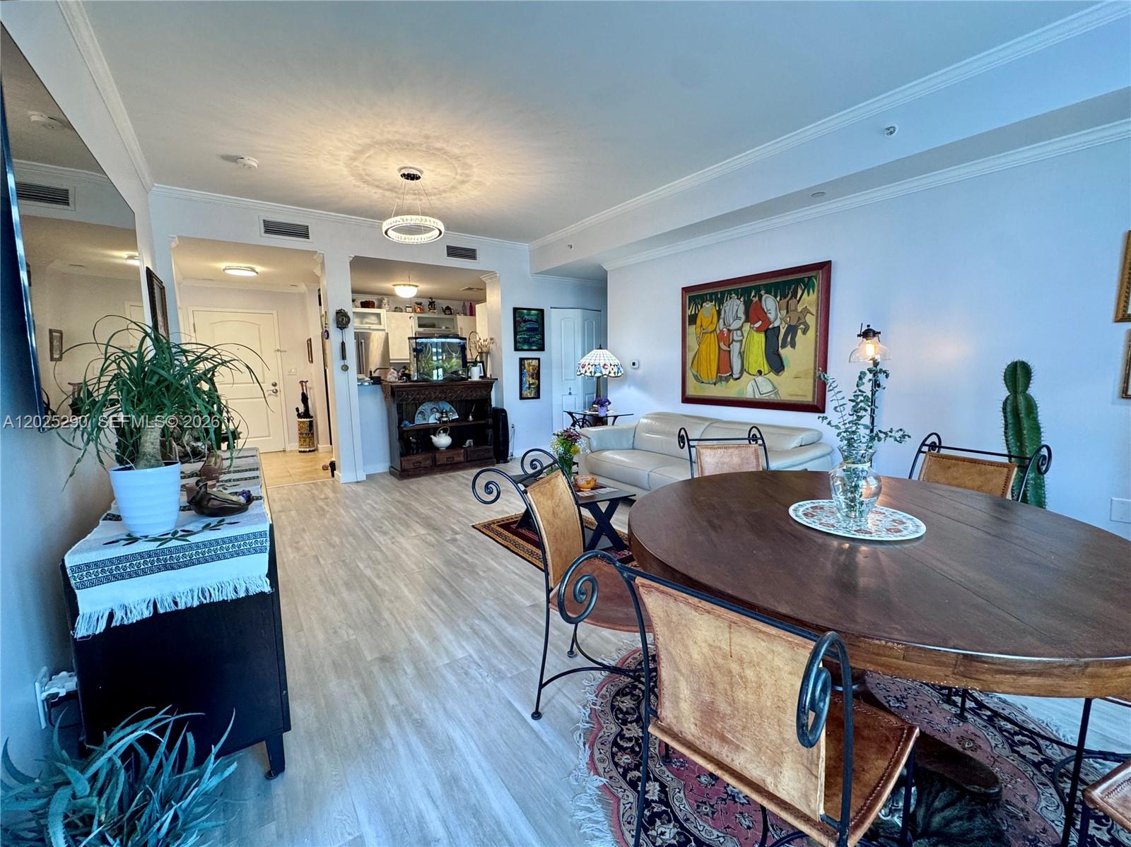TOSCANO CONDO - Residential