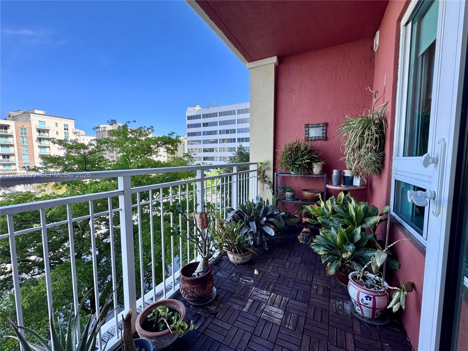 TOSCANO CONDO - Residential