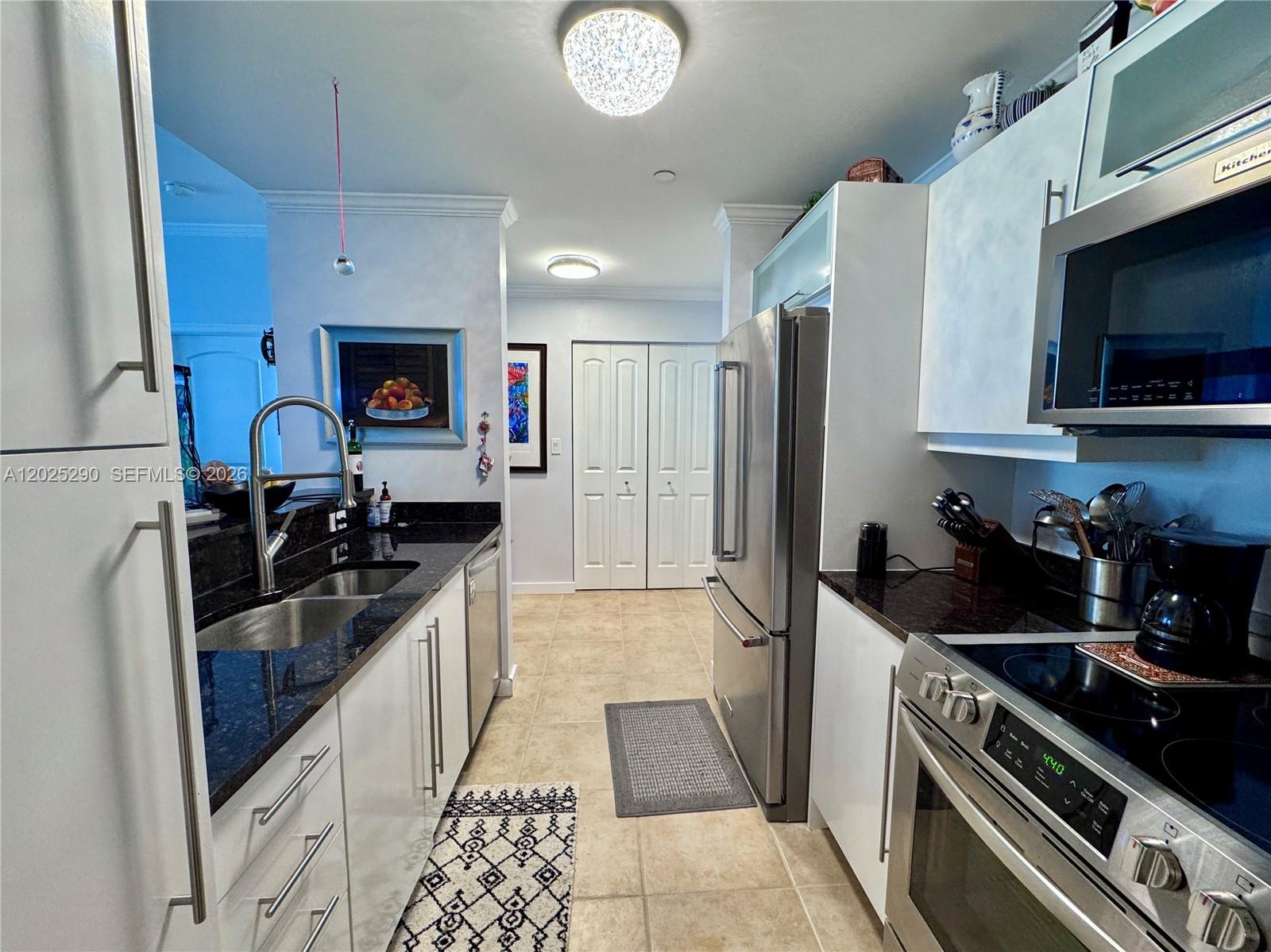 TOSCANO CONDO - Residential