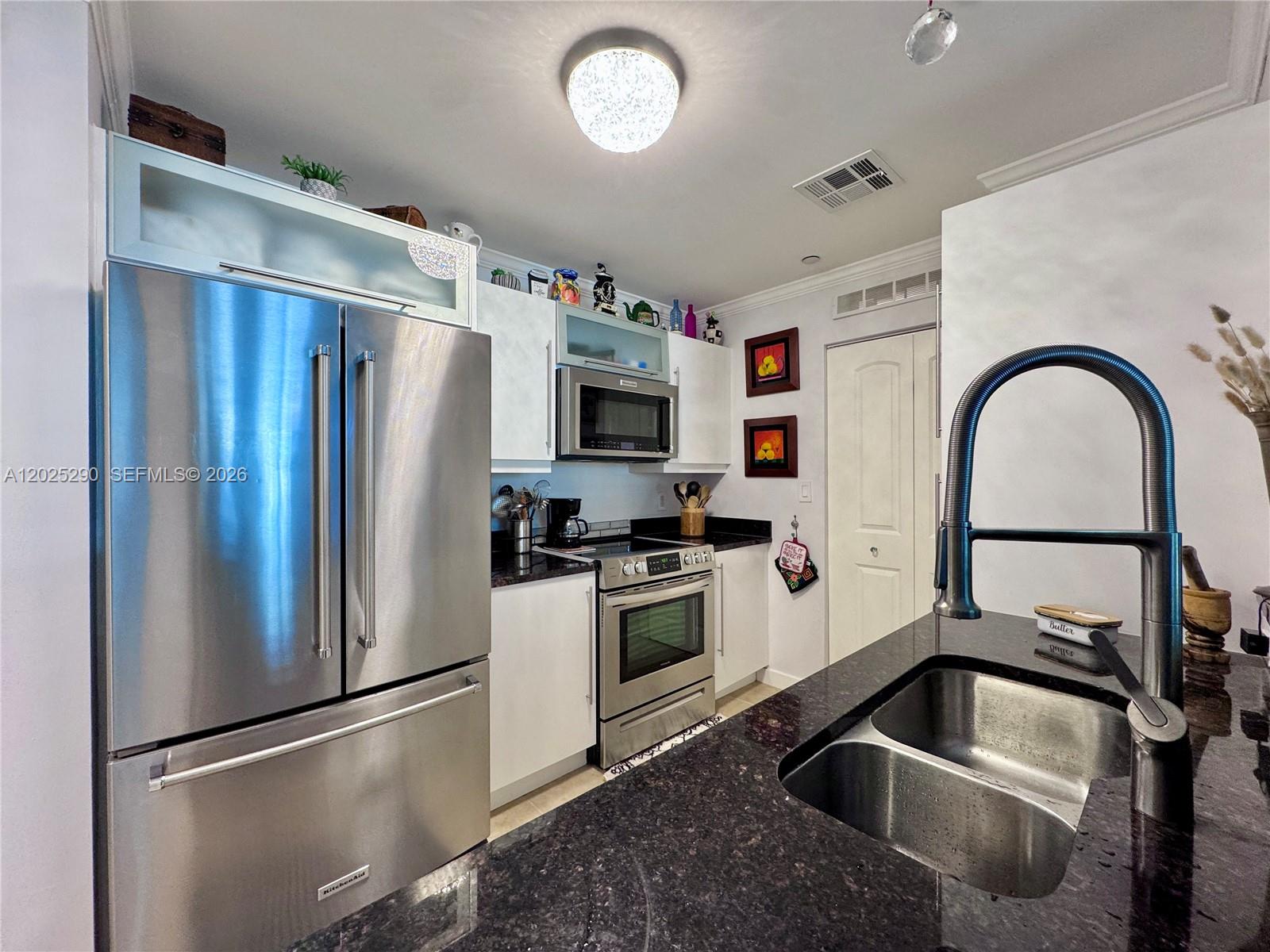 TOSCANO CONDO - Residential