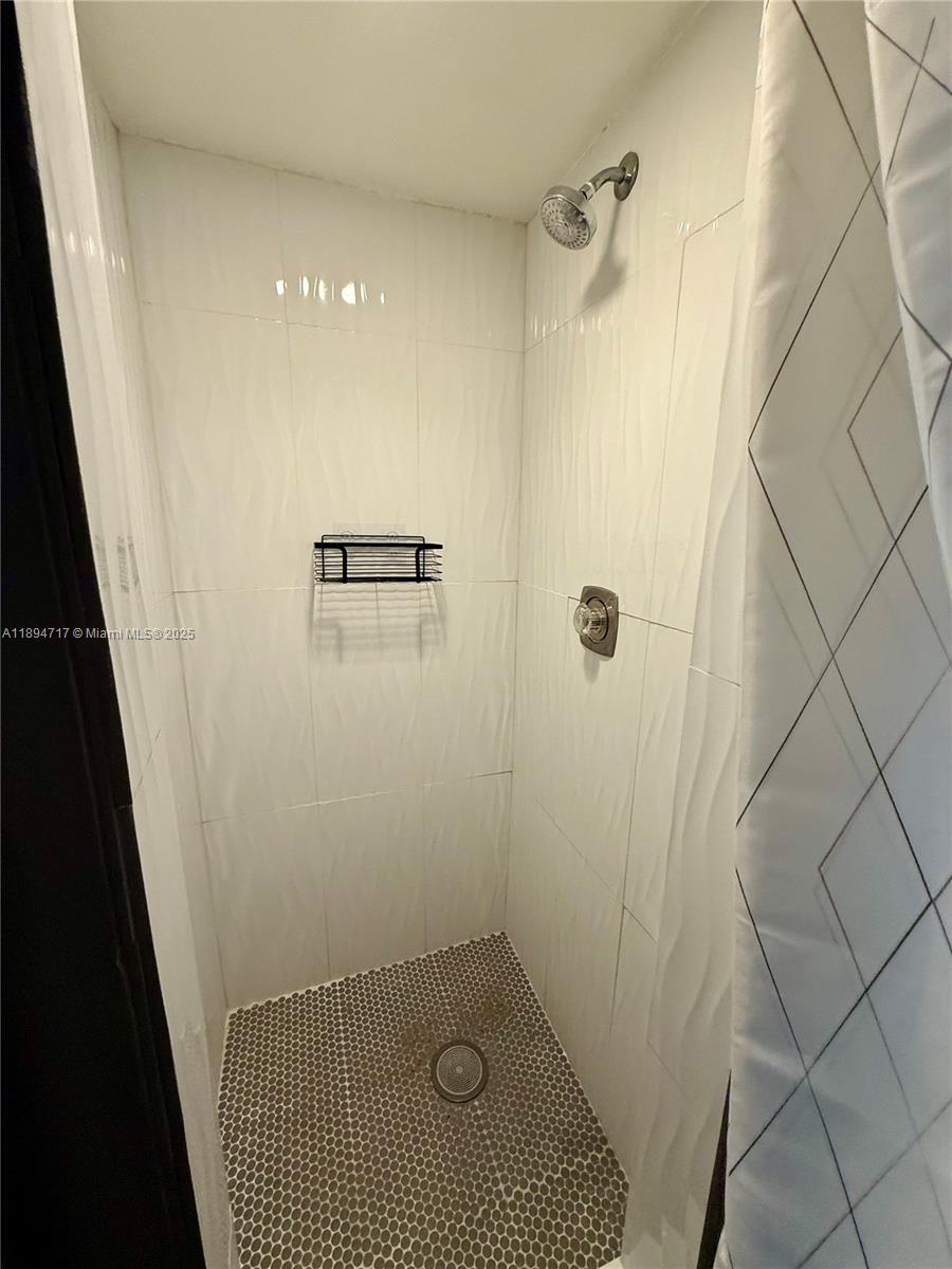 ABBOTT GARDENS CONDO - Residential Lease