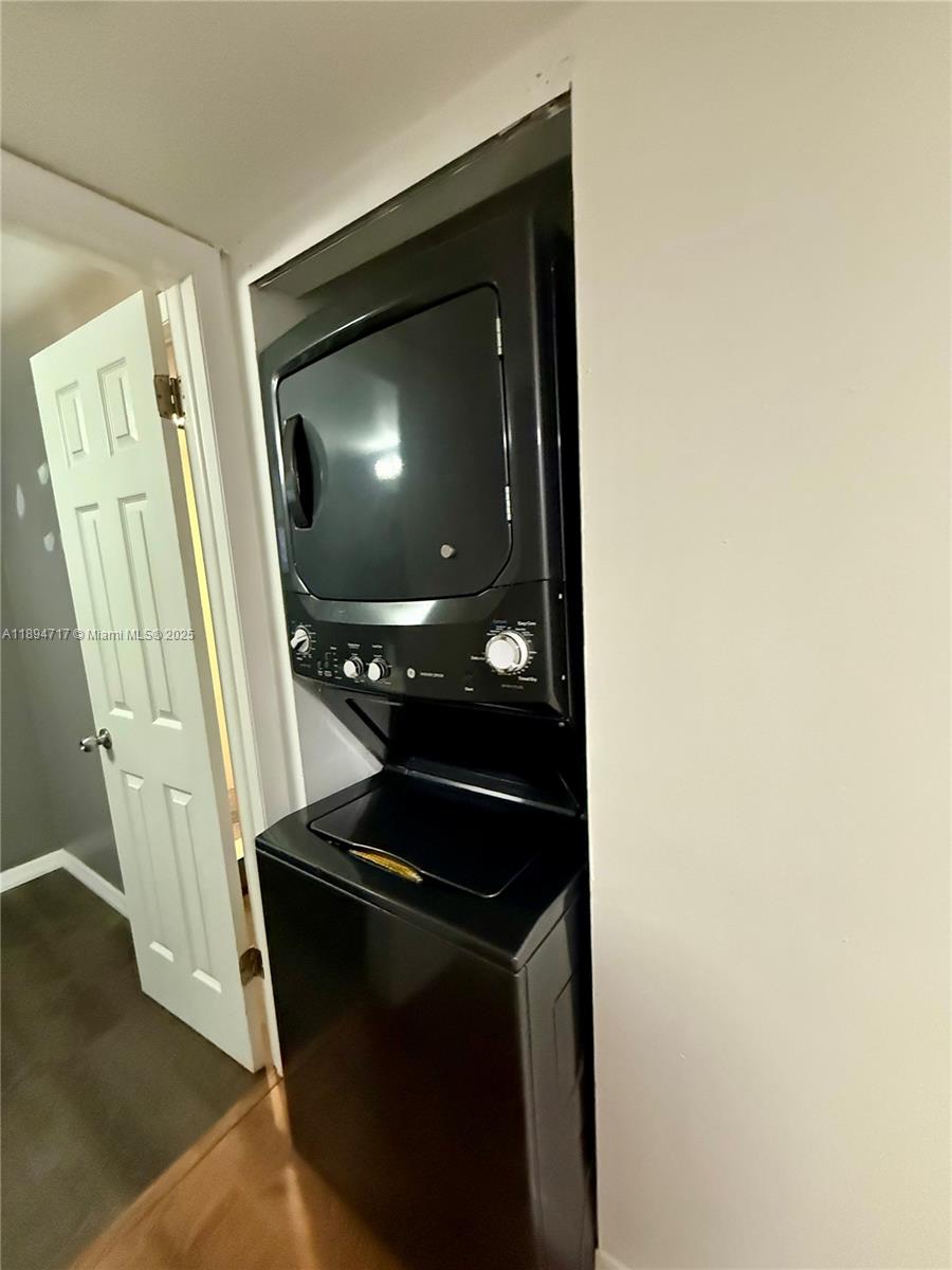 ABBOTT GARDENS CONDO - Residential Lease