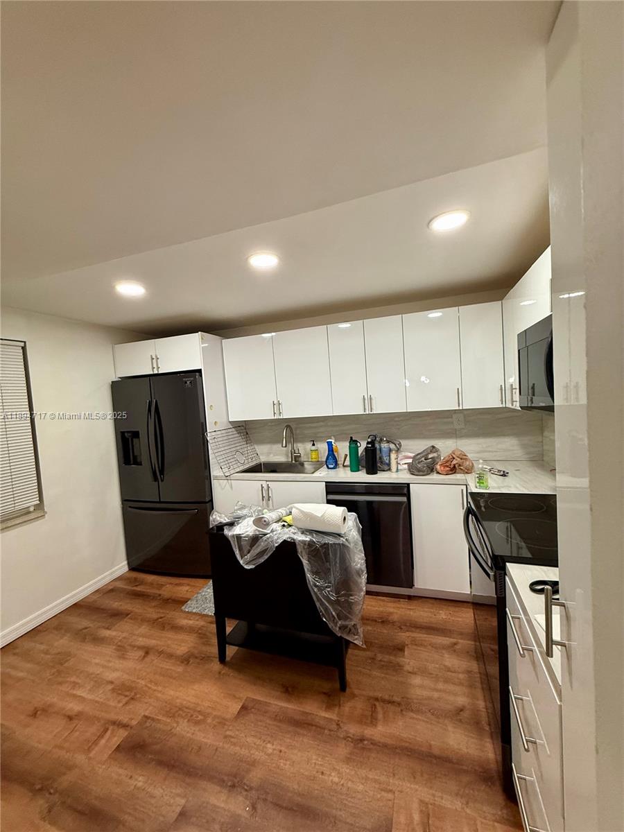 ABBOTT GARDENS CONDO - Residential Lease