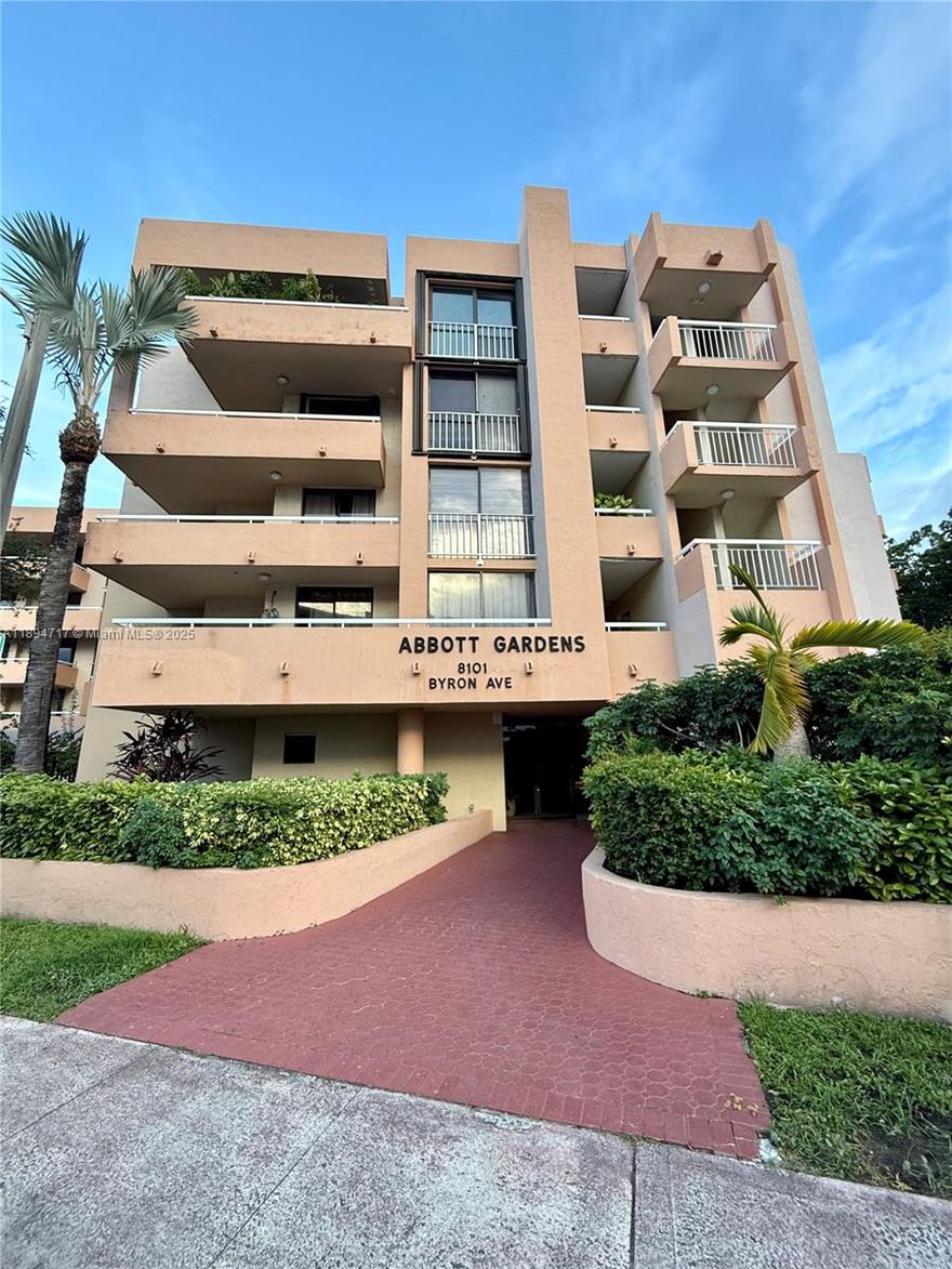 Beautifully remodeled and spacious 2-bedroom, 2-bath  just 1.5 blocks from the ocean!
Located on the top (3rd) floor of a highly sought-after building, this 1,100 sq. ft. residence has been tastefully updated throughout. It features oak-style vinyl plank flooring in the living areas and tile flooring in the bathrooms.
Enjoy a large, open living and dining area, perfect for relaxing or entertaining.
Both bathrooms have been refreshed and there is a washer and dryer conveniently located inside the unit.
Step outside to two oversized balconies offering stunning views 
Additional features assigned parking space
walking distance to shops, public transportation, retail, places of worship, and grocery stores.