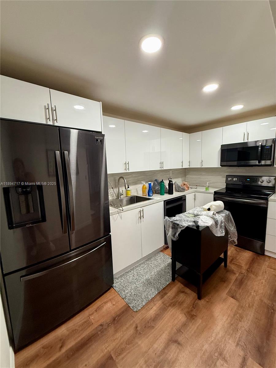 ABBOTT GARDENS CONDO - Residential Lease