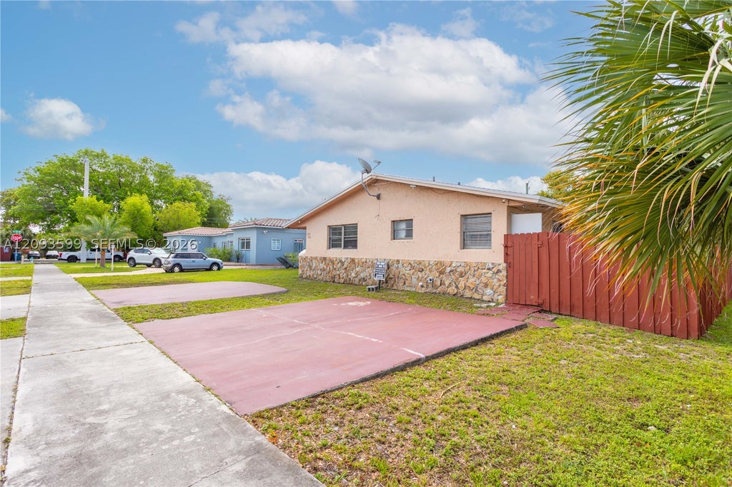 Photo of 1916 - 1918 Grant Street, Hollywood, FL 33020 (MLS # A12093599)