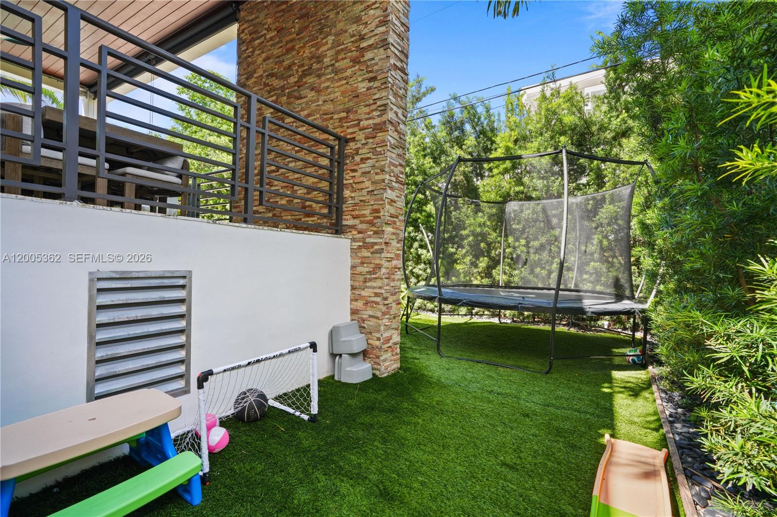 BISCAYNE KEY ESTATES - Residential