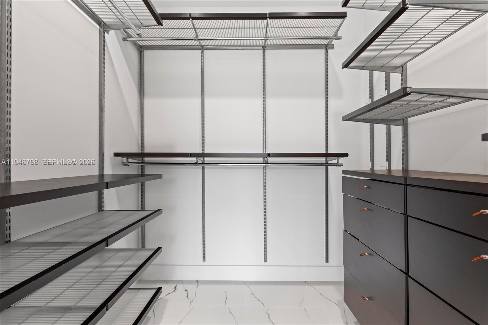 SWEETWATER ESTS SUB - Residential