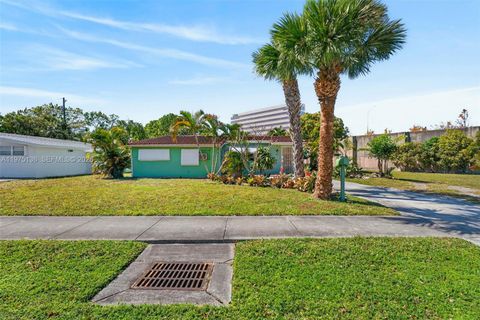 Photo of 5931 NE 1st Ave, Oakland Park, FL 33334 (MLS # A11975136)