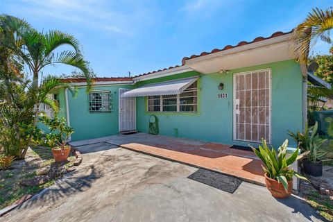 Tiny photo for 5931 NE 1st Ave, Oakland Park, FL 33334 (MLS # A11975136)