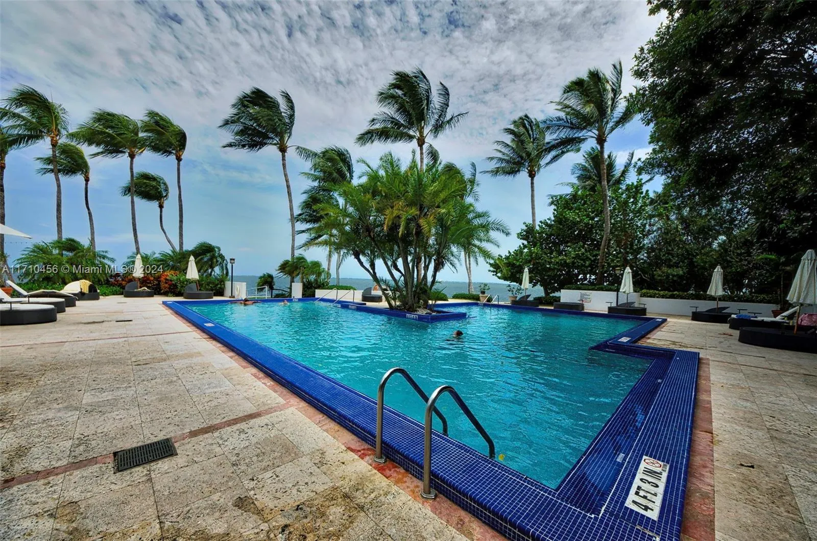 Miami, Florida 33133, United States, 2 Bedrooms Bedrooms, ,2 BathroomsBathrooms,Residential,Pending,26041