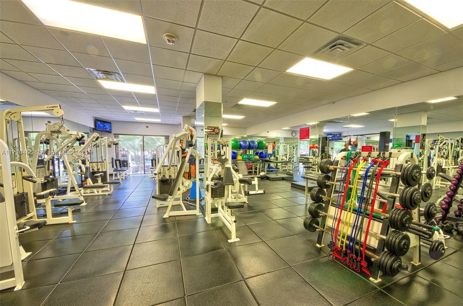 Miami, Florida 33133, United States, 2 Bedrooms Bedrooms, ,2 BathroomsBathrooms,Residential,Pending,26041