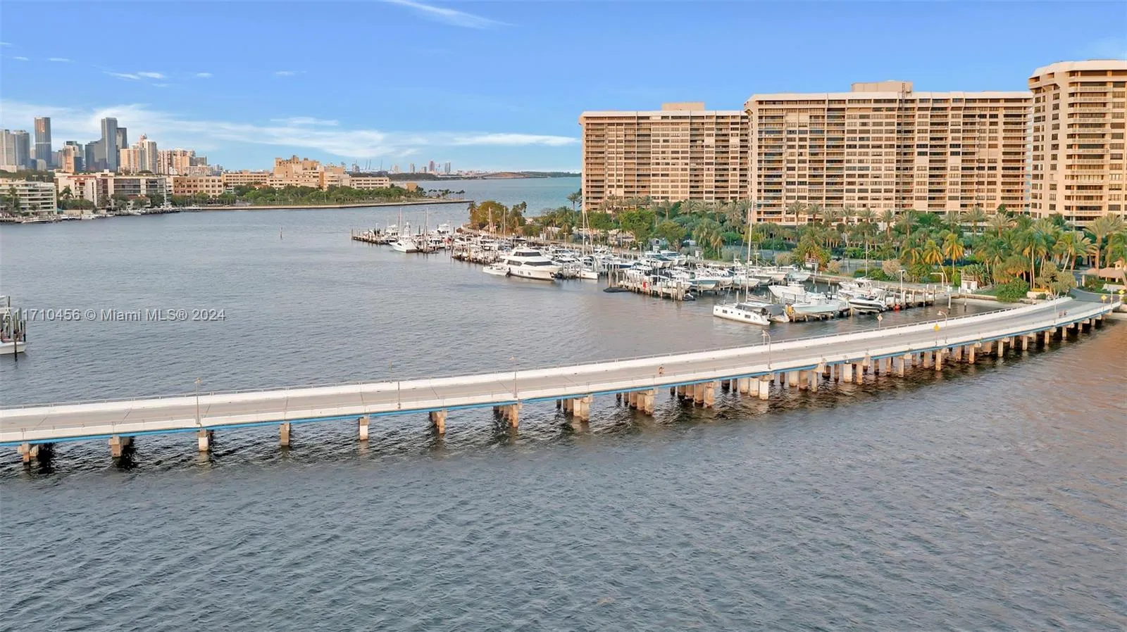 Miami, Florida 33133, United States, 2 Bedrooms Bedrooms, ,2 BathroomsBathrooms,Residential,Pending,26041