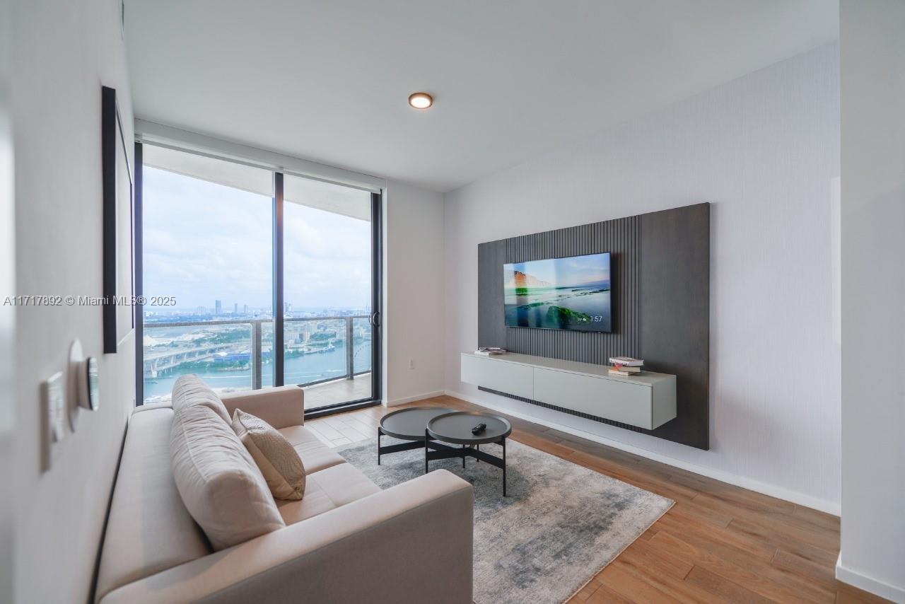 THE ELSER - Residential