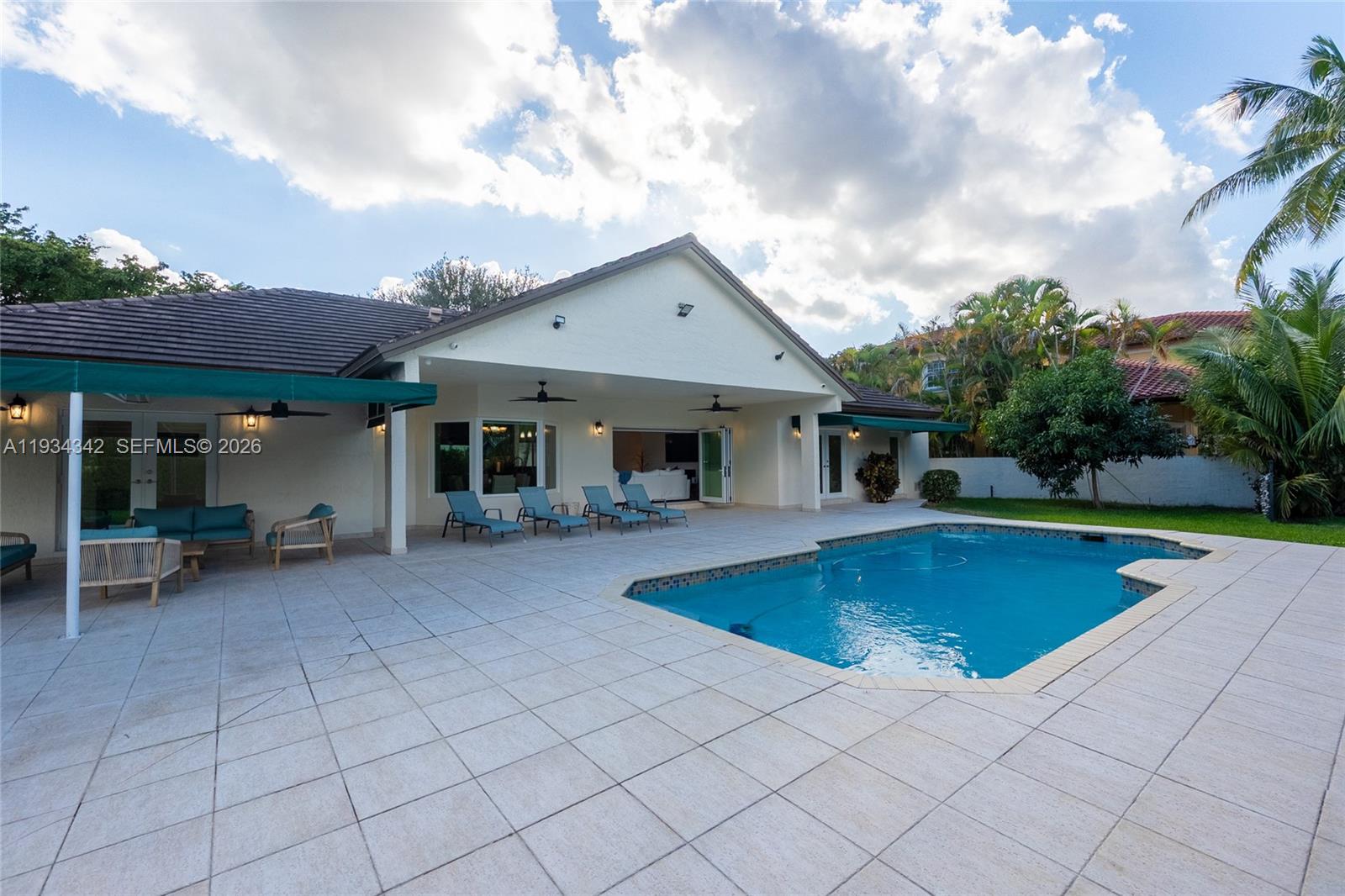 ROYAL PALM NORTH 1ST ADDN - Residential