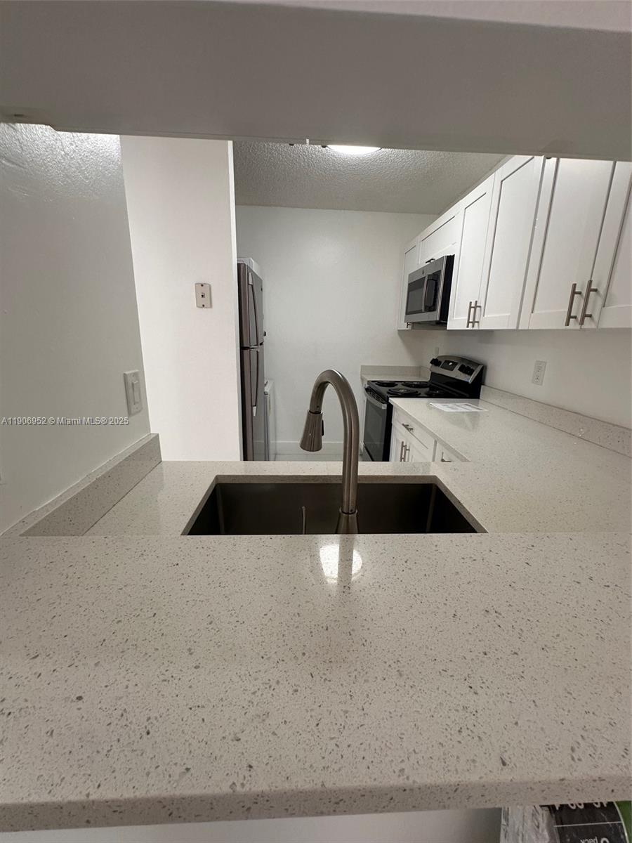 LAKEWOOD VILLAGE - Residential Lease