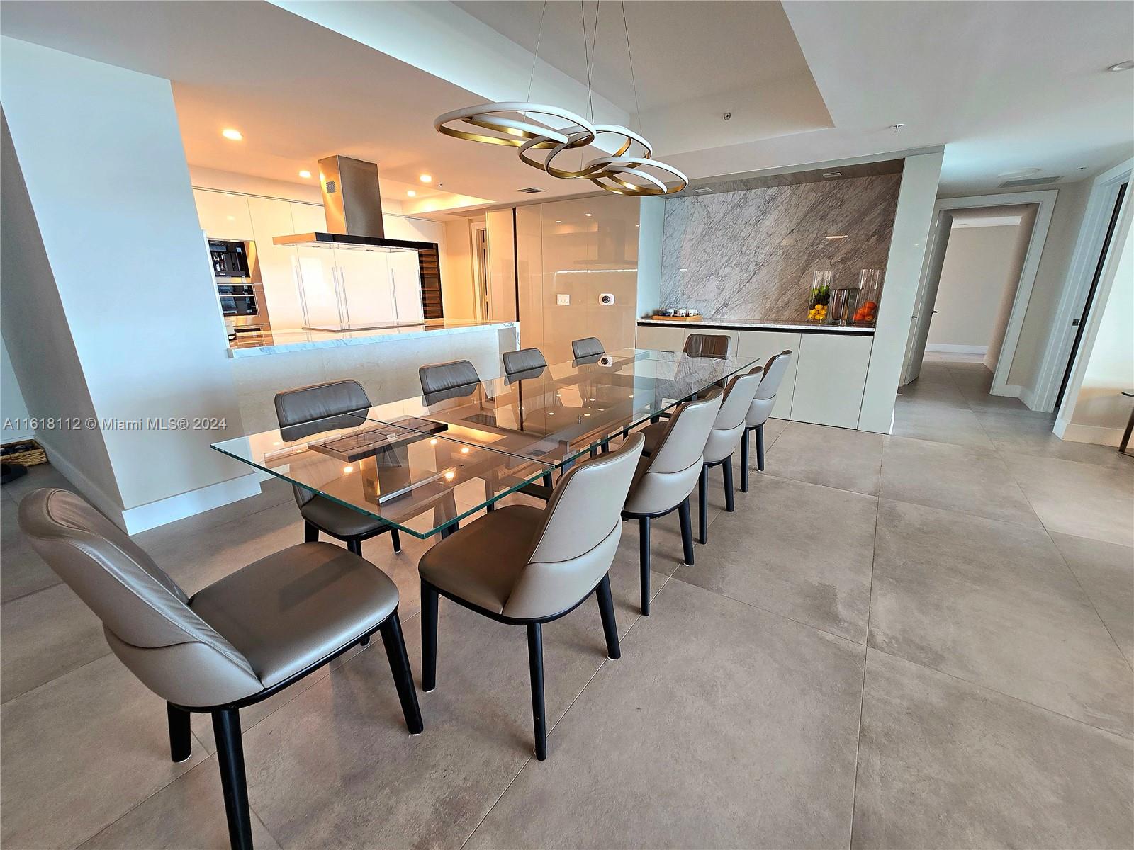 PARQUE TOWERS CONDO - Residential