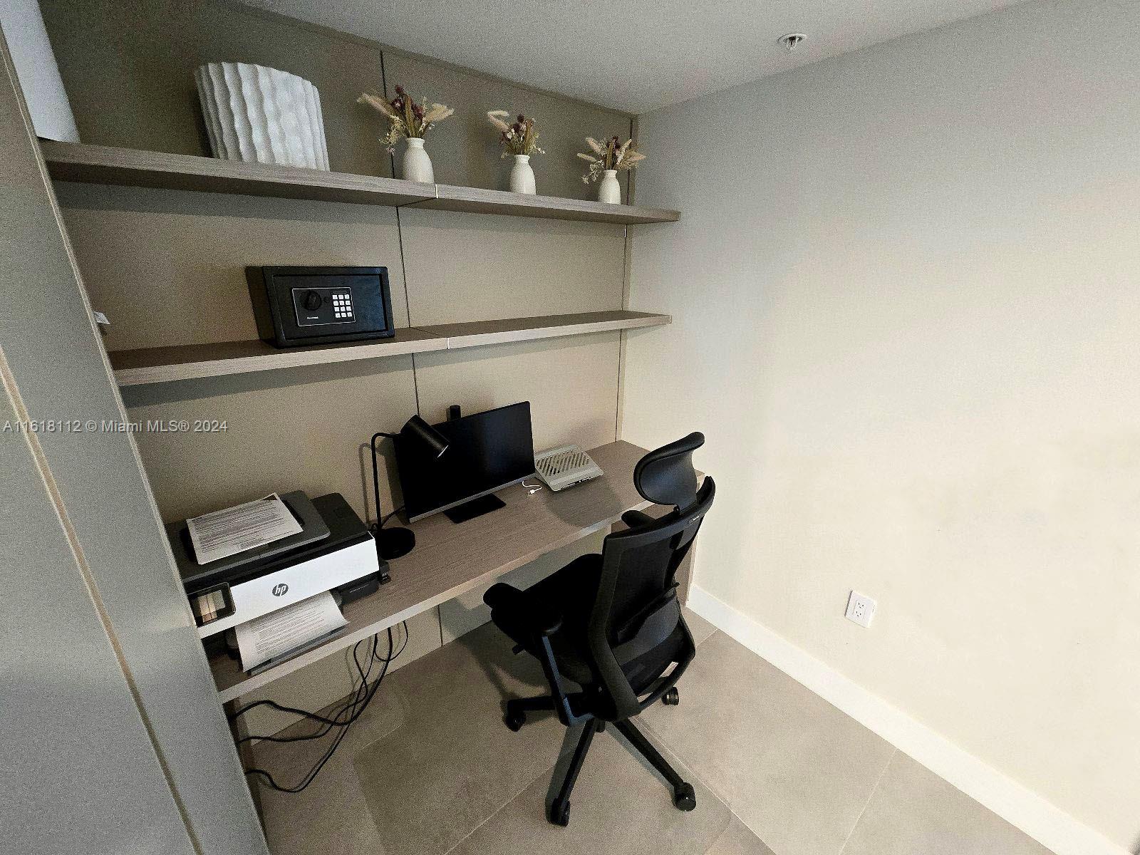 PARQUE TOWERS CONDO - Residential