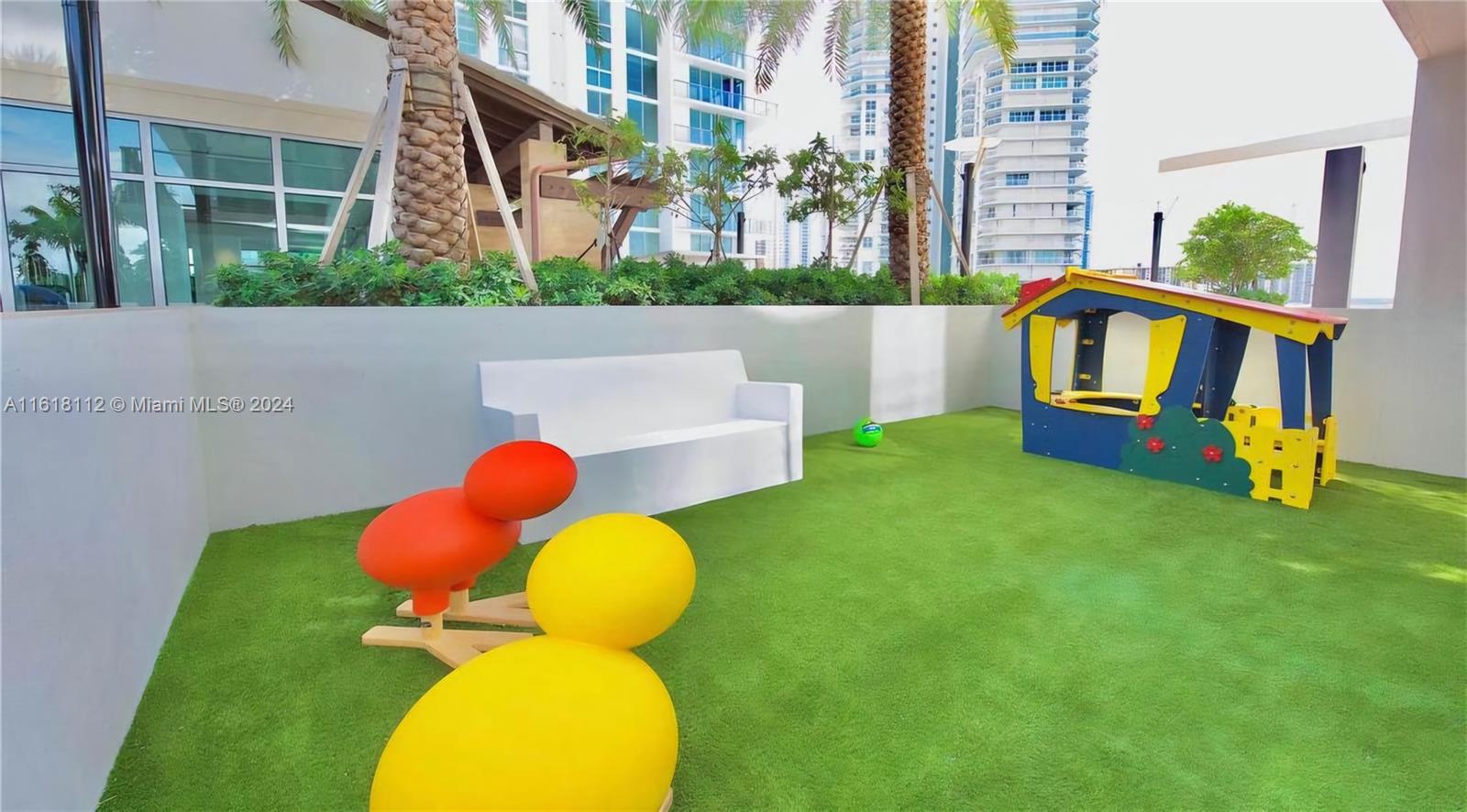 PARQUE TOWERS CONDO - Residential