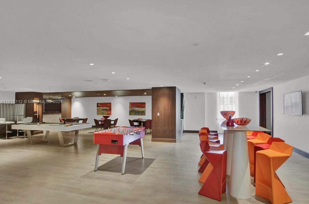 PARQUE TOWERS CONDO - Residential