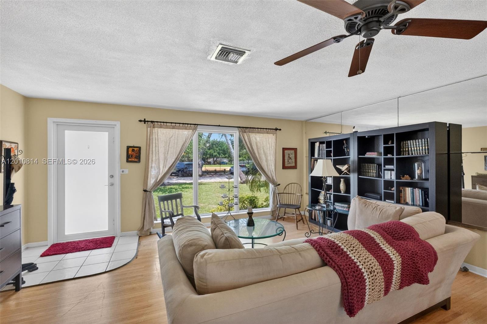 AMD PL GRIFFING BISCAYNE - Residential
