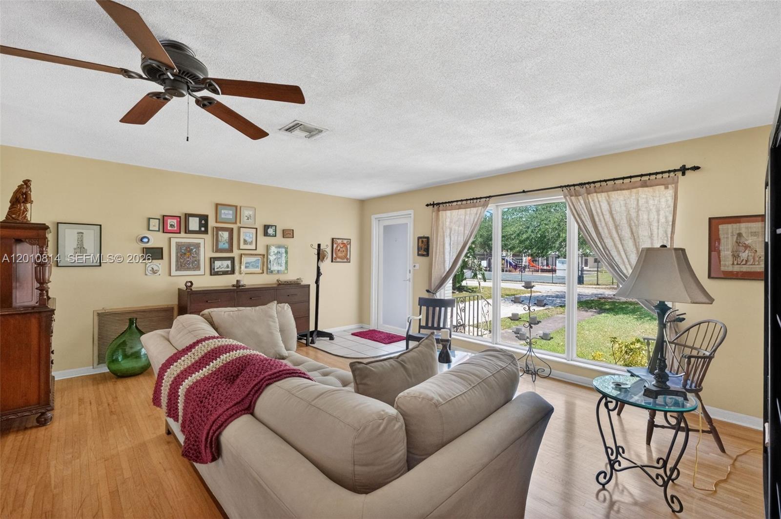 AMD PL GRIFFING BISCAYNE - Residential
