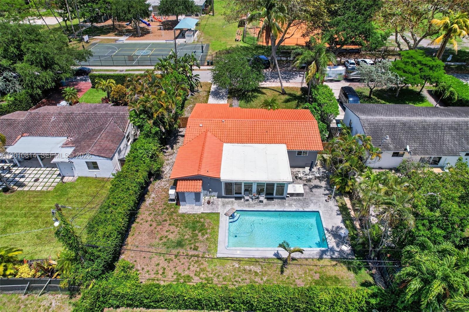 AMD PL GRIFFING BISCAYNE - Residential