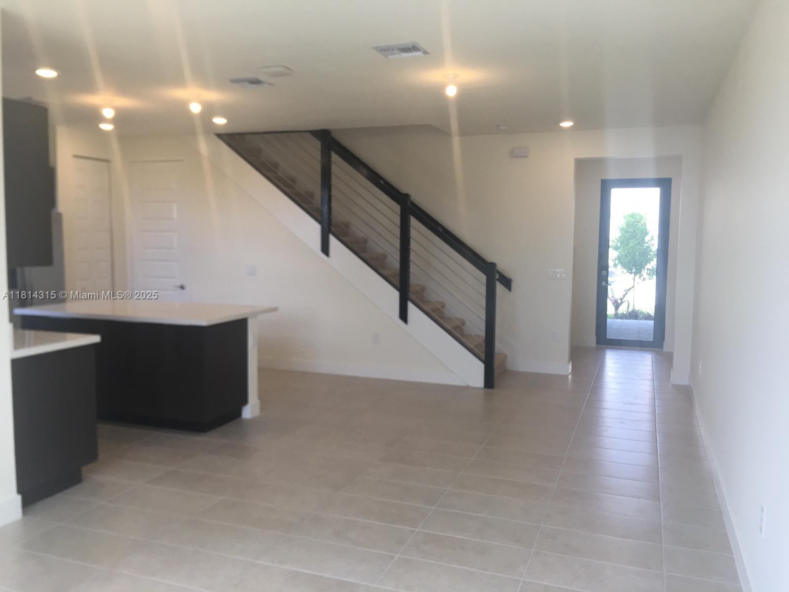 GRAND BAY SOUTH TOWNHOMES - Residential Lease