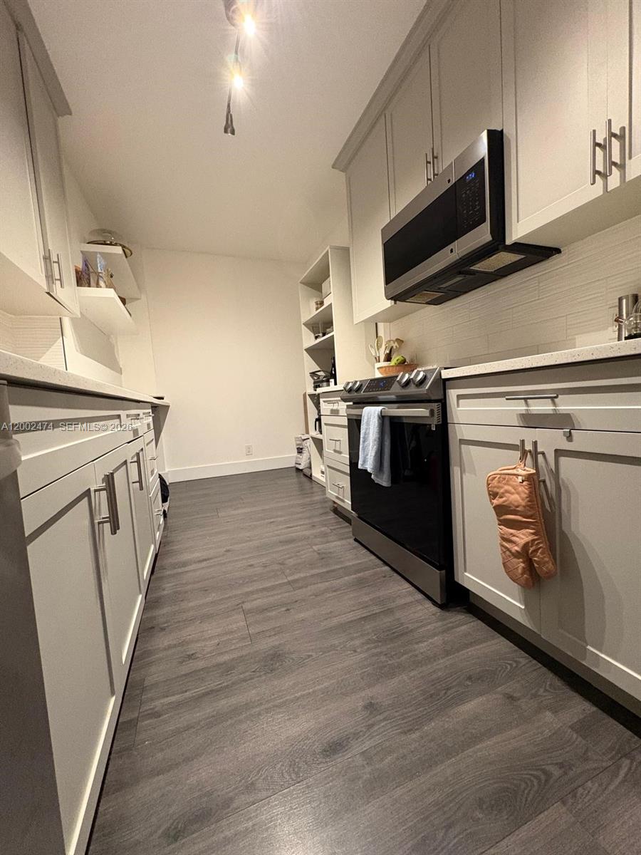 HILLCREST EAST NO 24 COND - Residential Lease