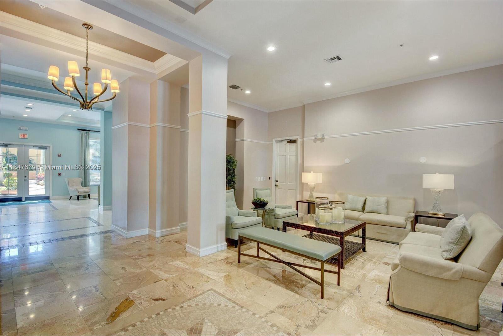 630 S Sapodilla Ave 104