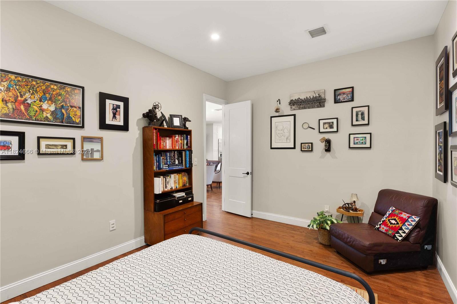CORAL GABLES RIVIERA SEC - Residential