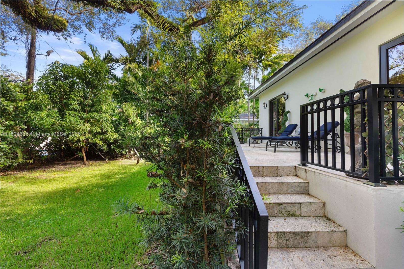 CORAL GABLES RIVIERA SEC - Residential