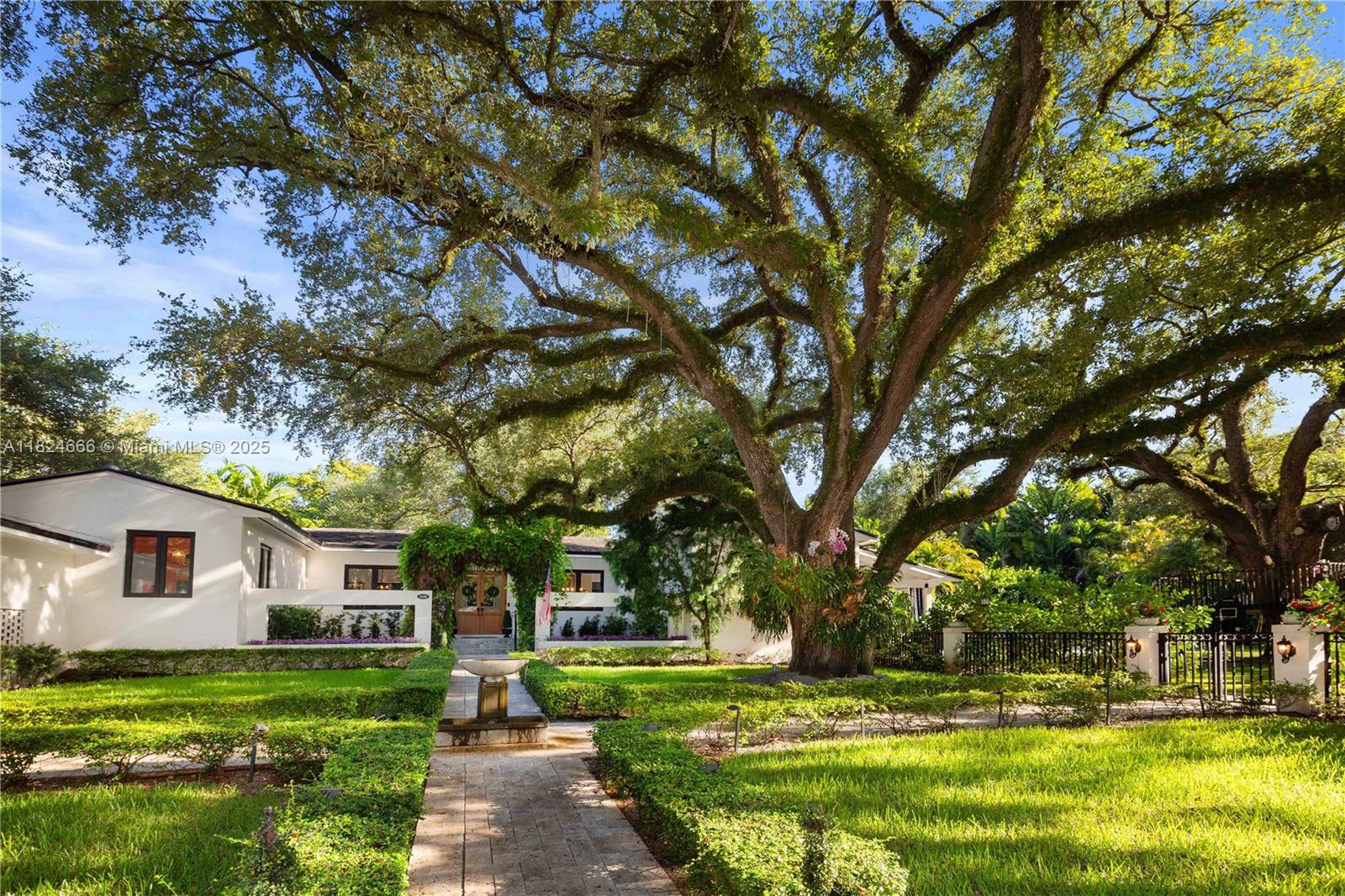 CORAL GABLES RIVIERA SEC - Residential