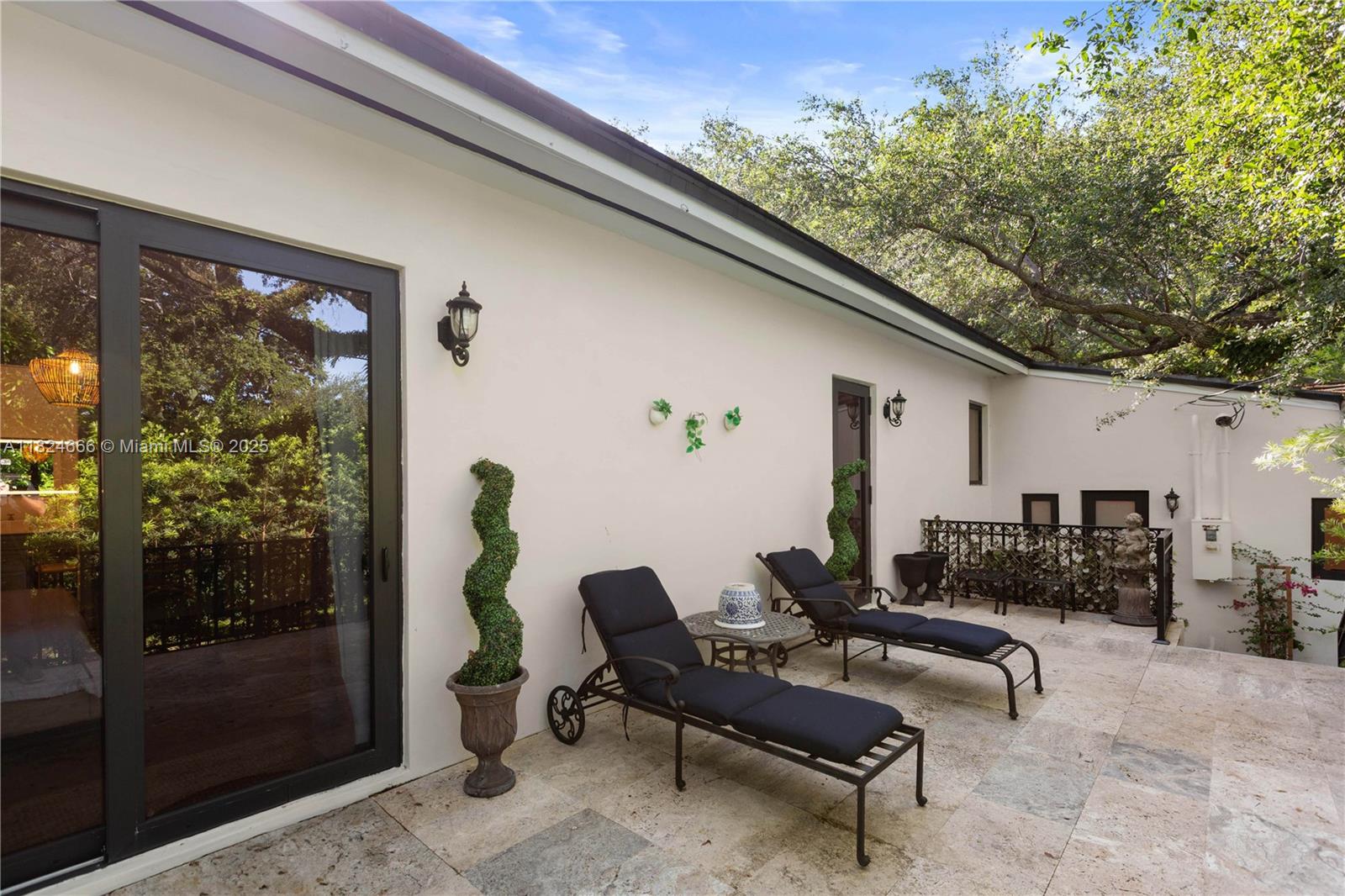 CORAL GABLES RIVIERA SEC - Residential