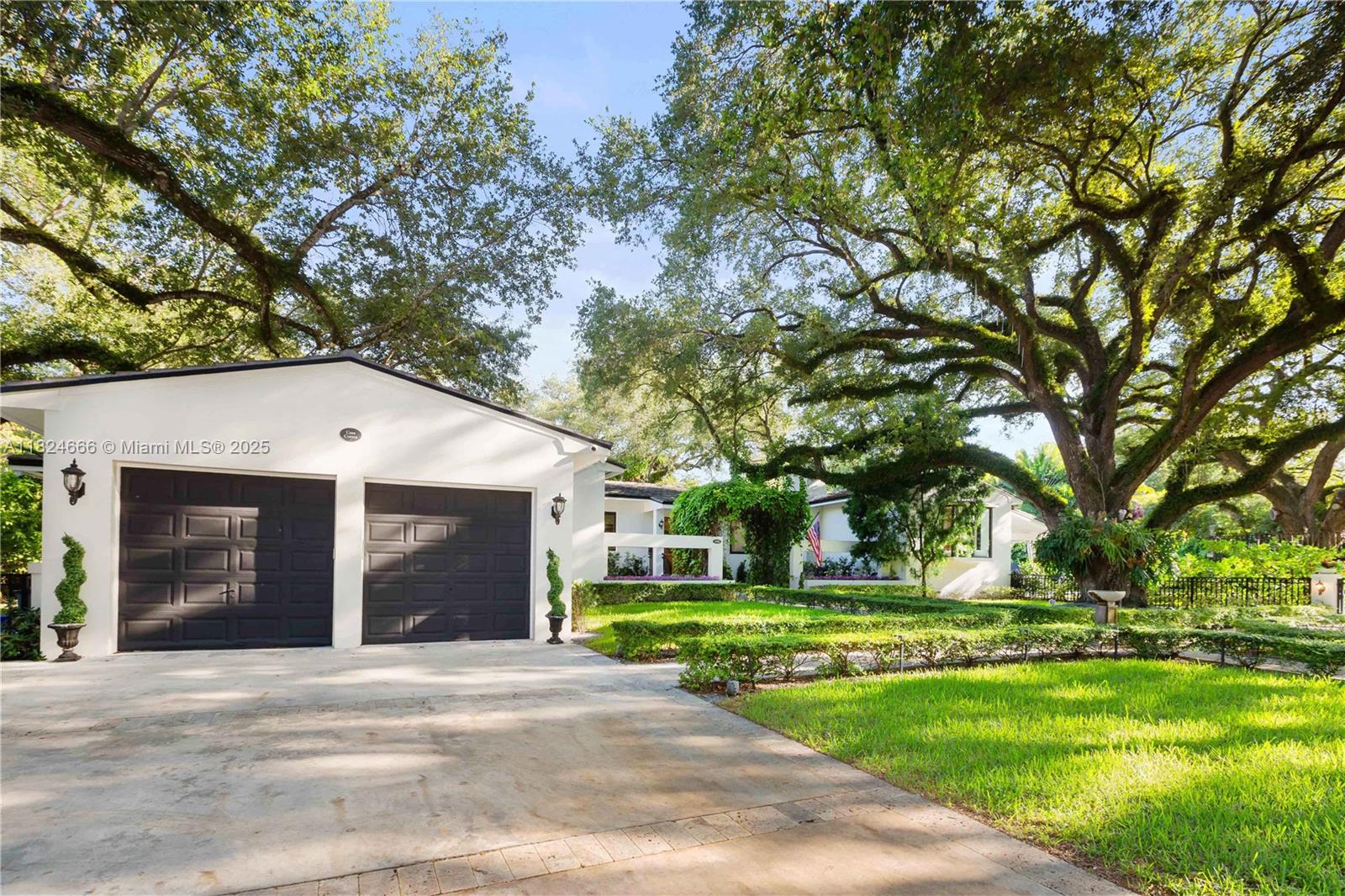 CORAL GABLES RIVIERA SEC - Residential