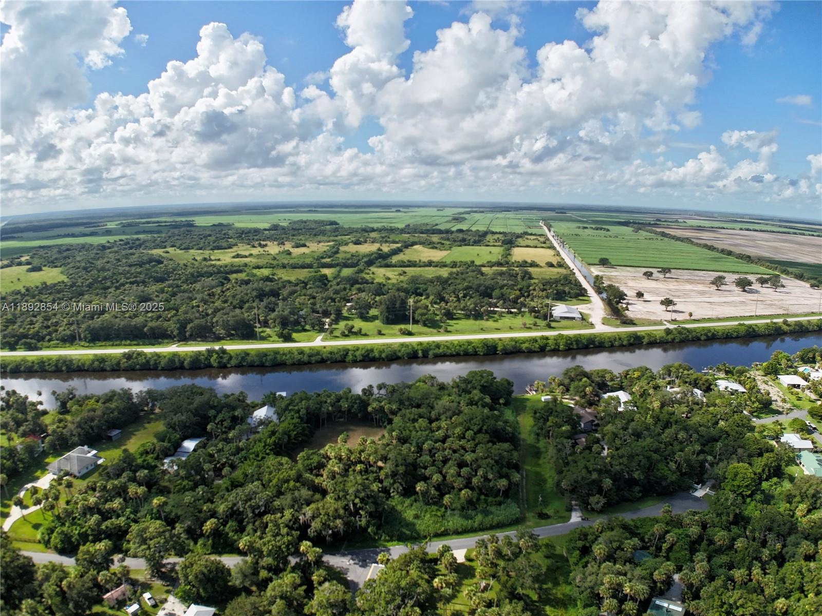 PALM OAK ESTATES - Land