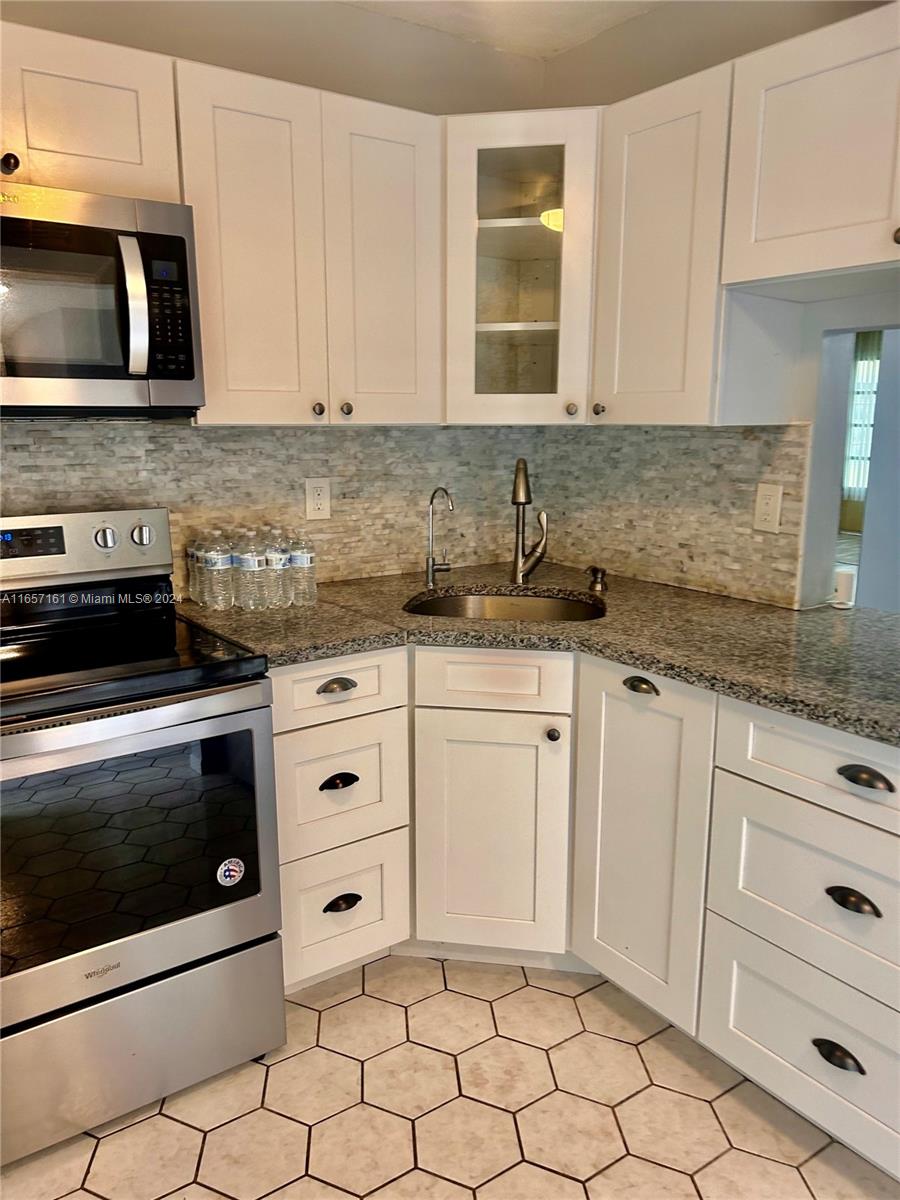 Experience tranquility in this beautifully appointed one-bedroom apartment, boasting a peaceful view of the lake. The kitchen has been fully remodeled and features brand-new appliances, alongside a cozy breakfast nook for your morning meals. The living space is enhanced by vibrant hardwood flooring, and an enclosed balcony provides a perfect spot to unwind while enjoying the scenic surroundings. Remodeled bathroom and walking closet. The apartment is equipped with air conditioning and heating systems that are in excellent condition, ensuring comfort year-round. Whether you’re relaxing by the lake view or cooking in your modern kitchen, this residence offers both style and convenience. This is a 55 and older community. Only First month and deposit required.