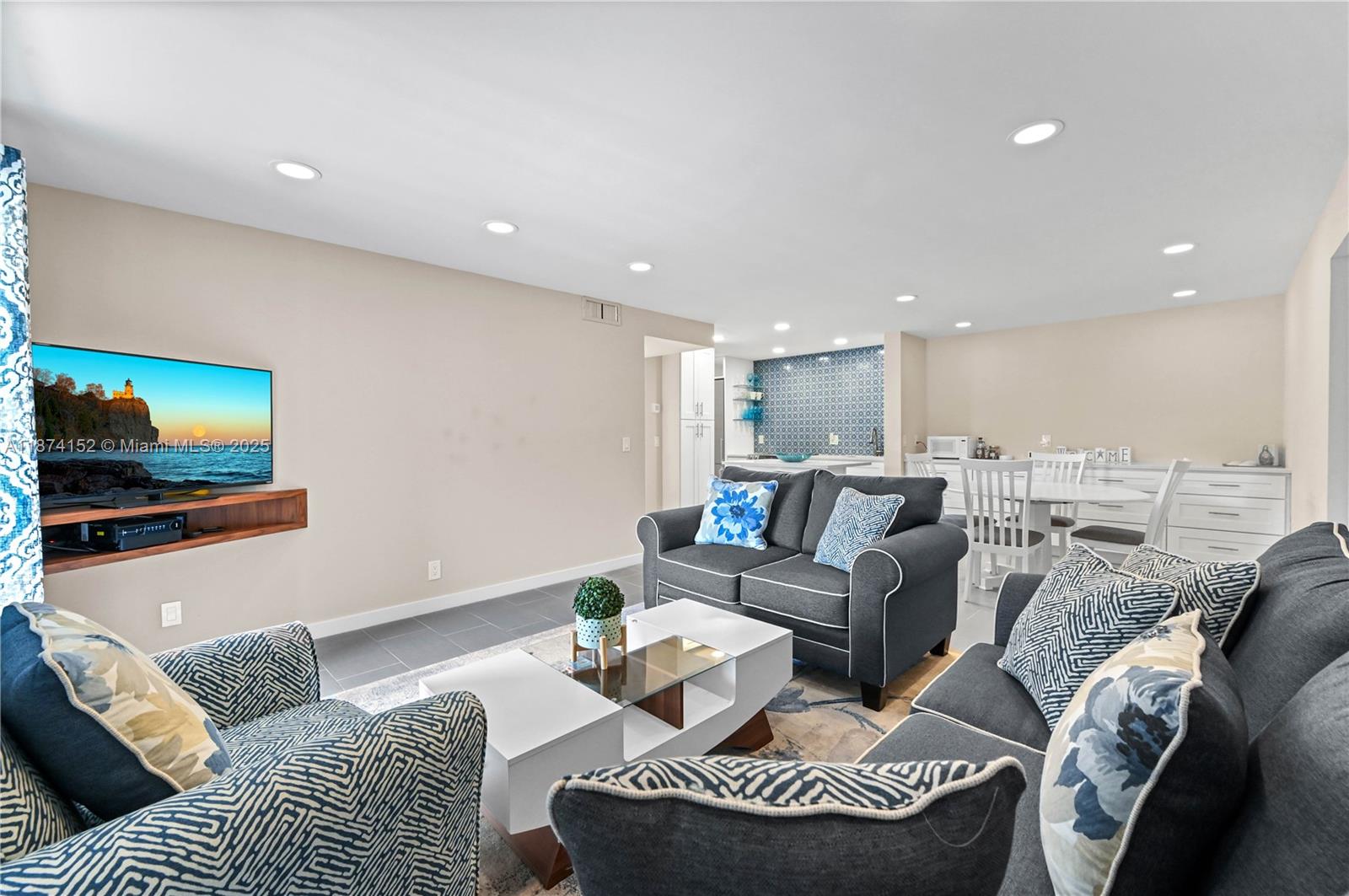 PINE RIDGE NORTH VILLAGE - Residential Lease
