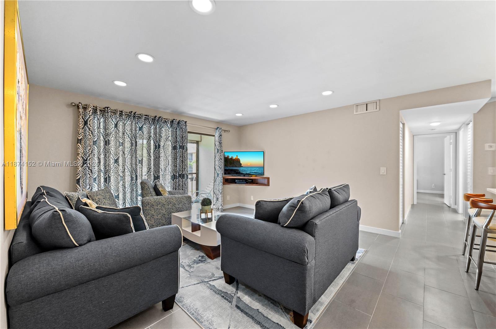 PINE RIDGE NORTH VILLAGE - Residential Lease