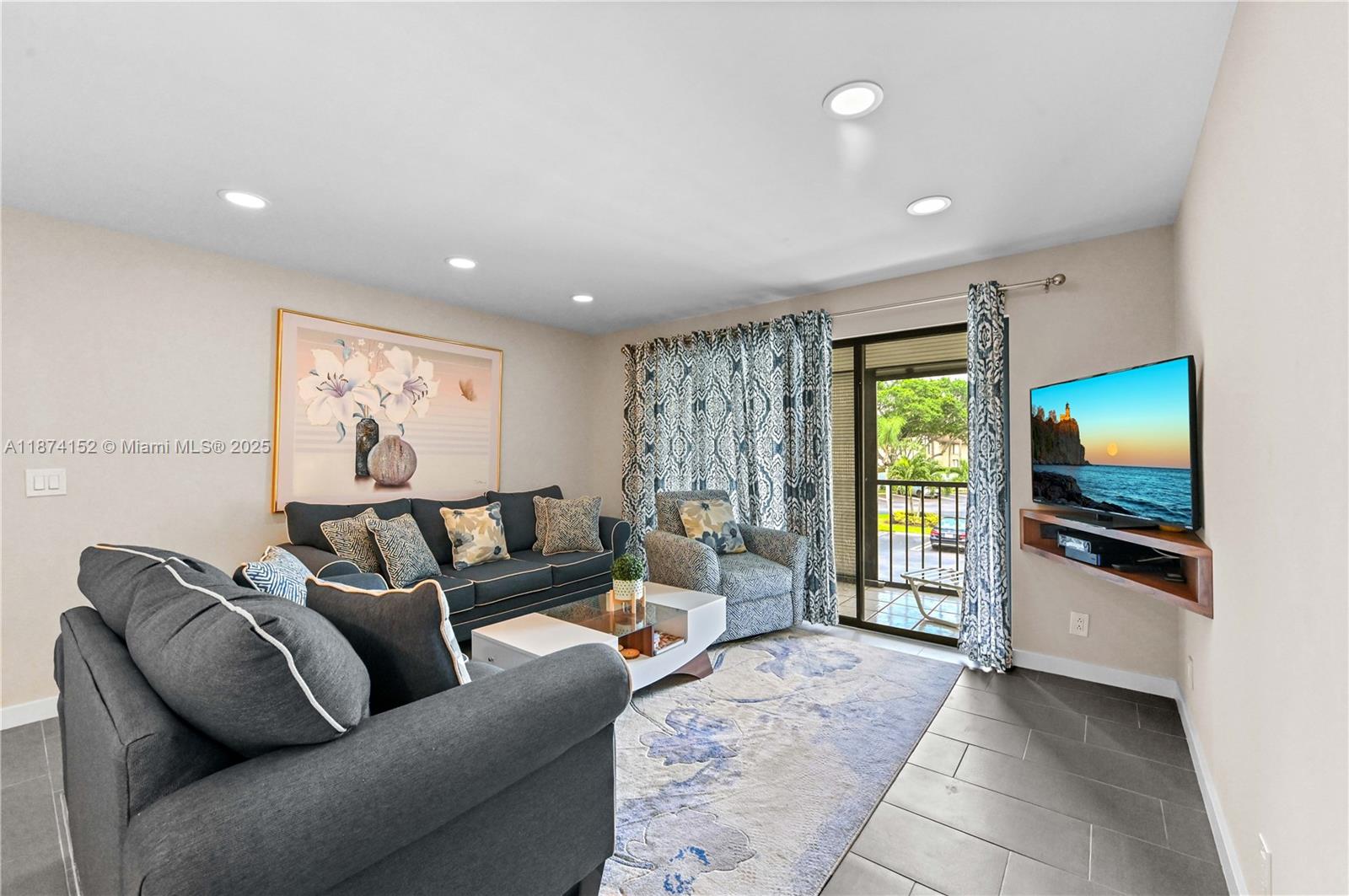 PINE RIDGE NORTH VILLAGE - Residential Lease